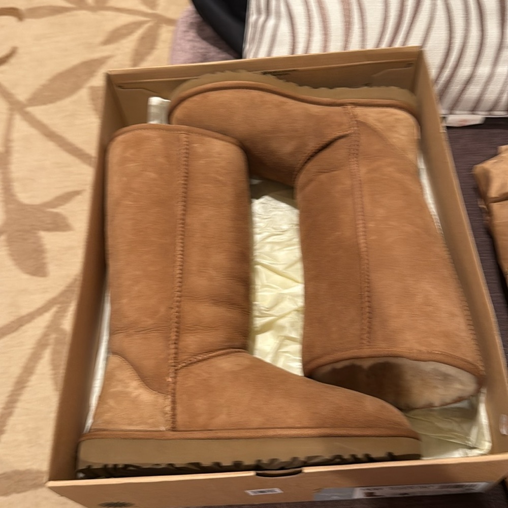 UGG Classic Brown Winter Boots - Picture 9 of 10